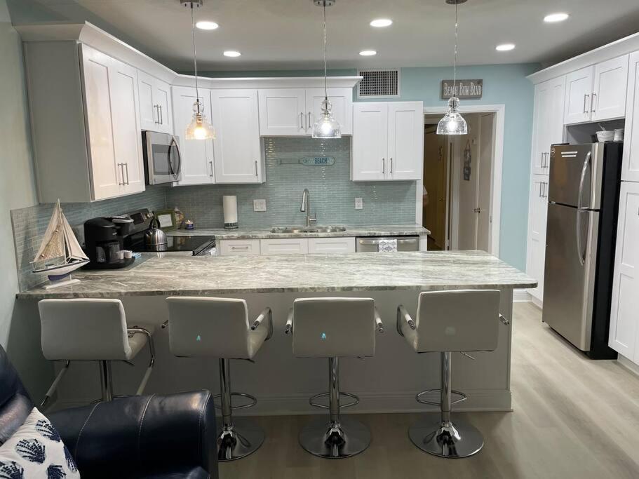 Beachfront Condo On Quiet Treasure Island- 1 Bed St. Pete Beach Luaran gambar