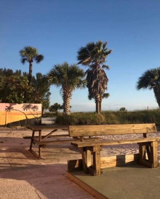 Beachfront Condo On Quiet Treasure Island- 1 Bed St. Pete Beach Luaran gambar