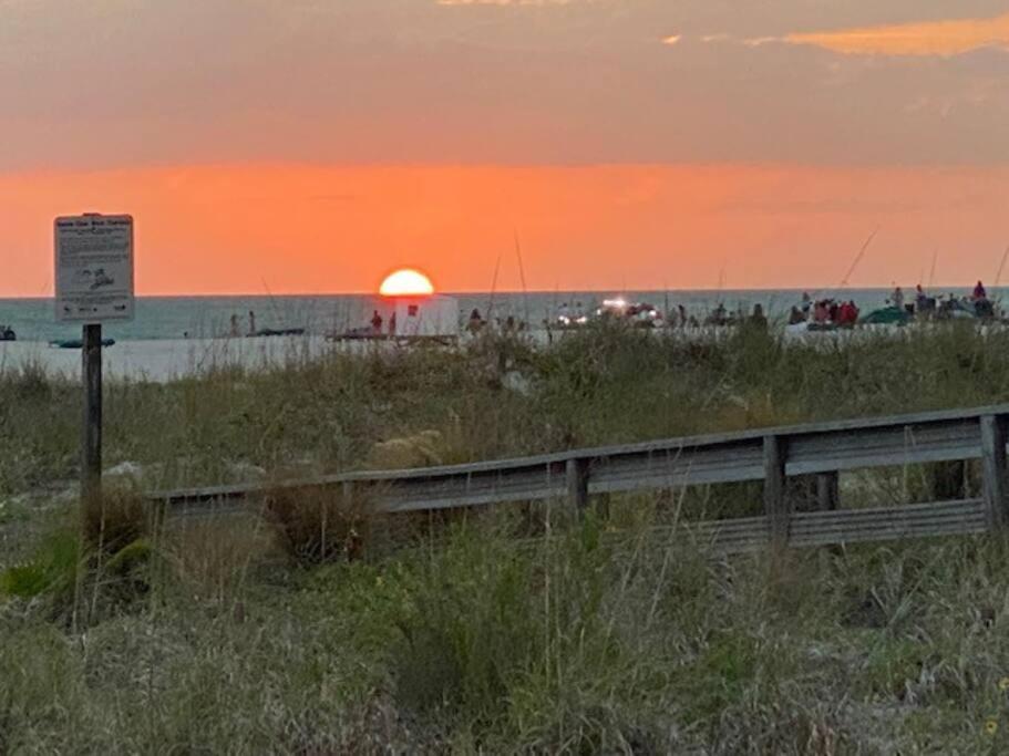 Beachfront Condo On Quiet Treasure Island- 1 Bed St. Pete Beach Luaran gambar