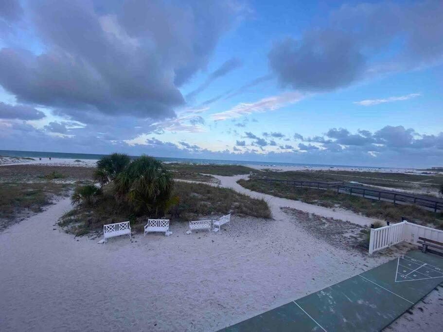 Beachfront Condo On Quiet Treasure Island- 1 Bed St. Pete Beach Luaran gambar
