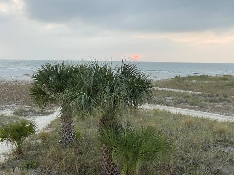 Beachfront Condo On Quiet Treasure Island- 1 Bed St. Pete Beach Luaran gambar