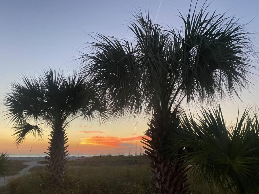 Beachfront Condo On Quiet Treasure Island- 1 Bed St. Pete Beach Luaran gambar